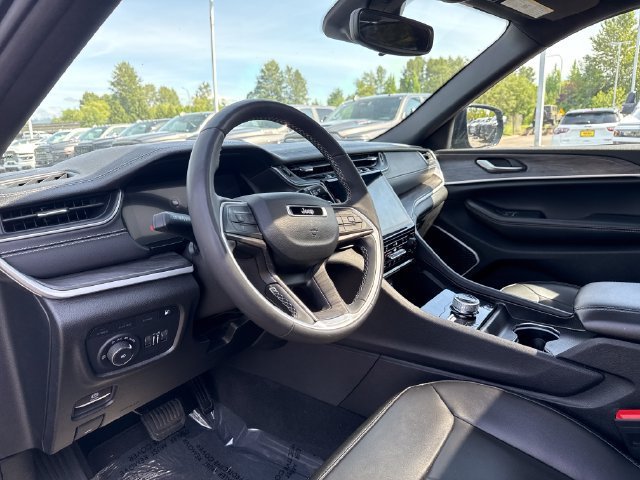 Used 2024 Midnight Sky Jeep 4xe image 11