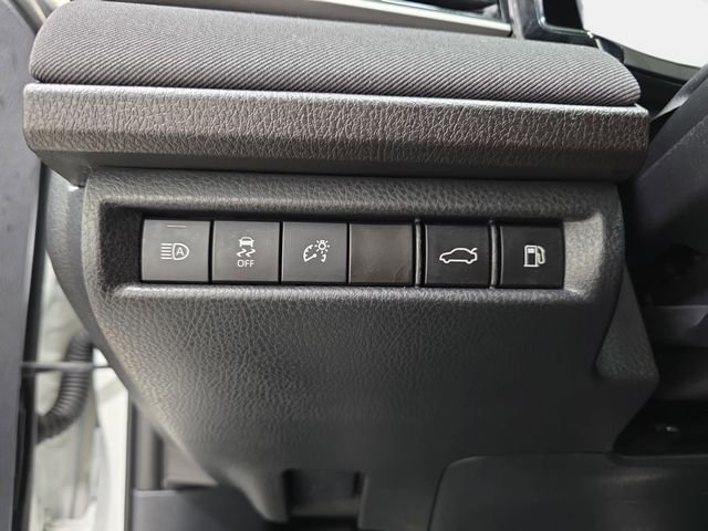 2025 Toyota Camry LE - Photo 20