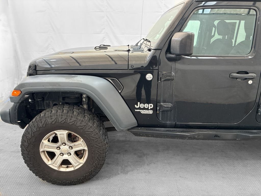 Used 2018 Black Jeep Unlimited Sport S image 3