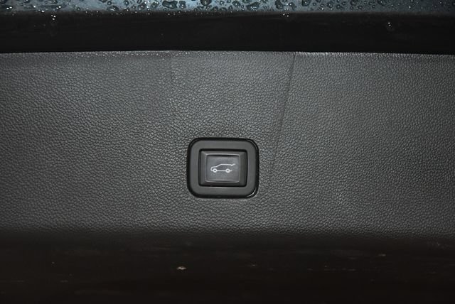 Used 2020 GRAPHITE METALLIC Chevrolet LT Cloth image 24