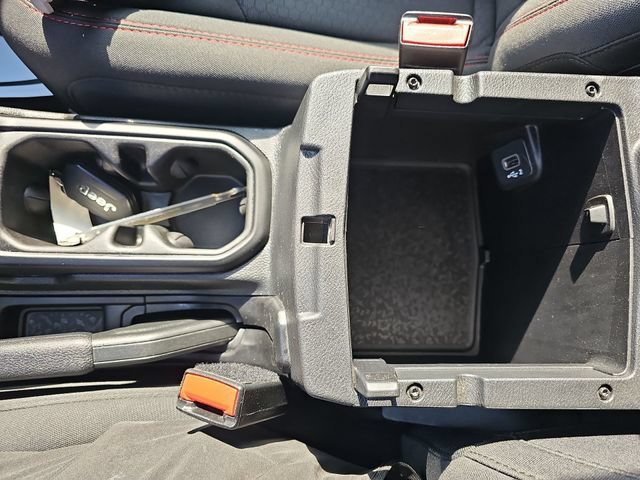 2023 Jeep Wrangler 4-Door Rubicon - Photo 38