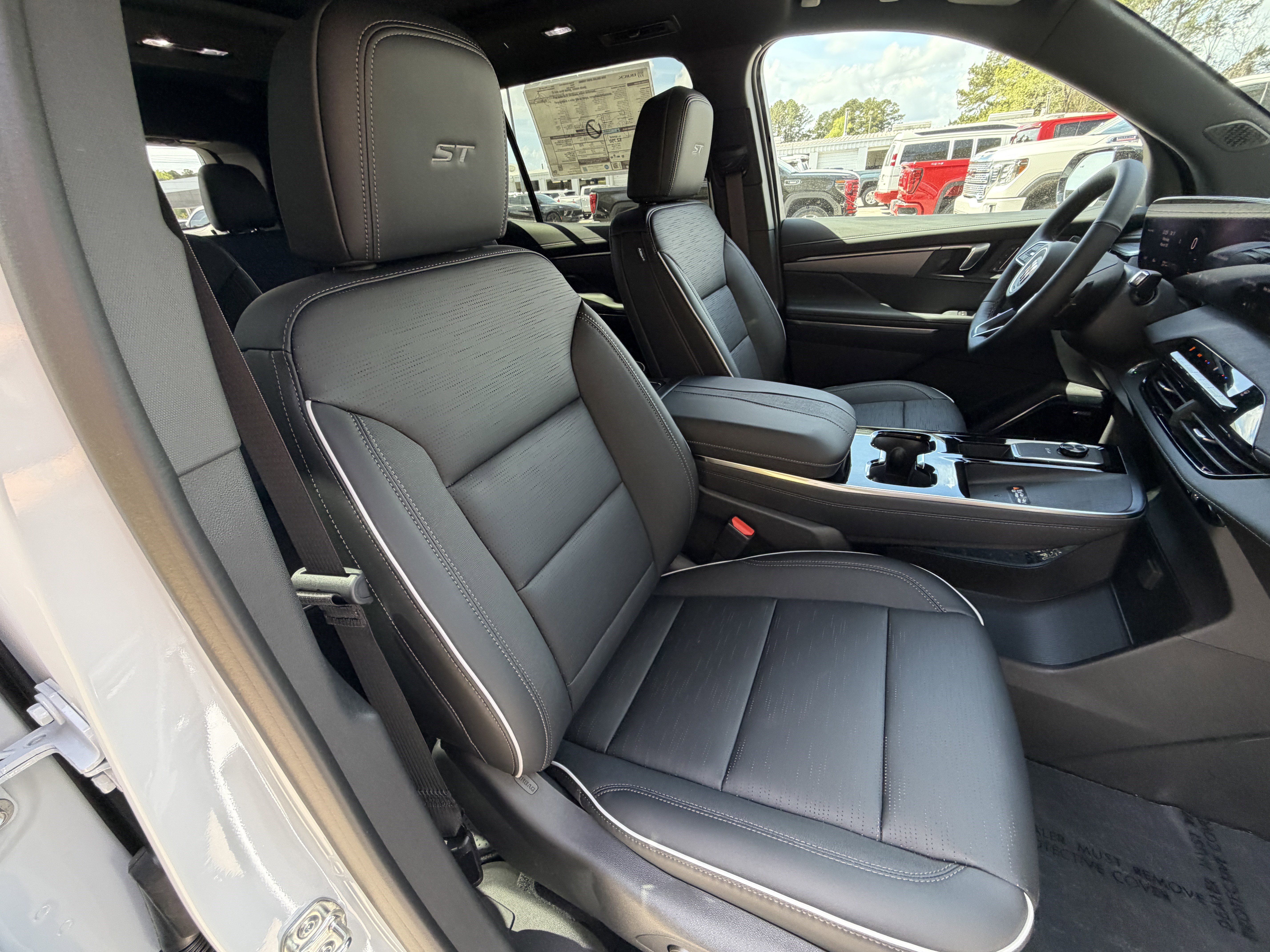 New 2026 Iridescent White Tricoat Buick Sport Touring image 17
