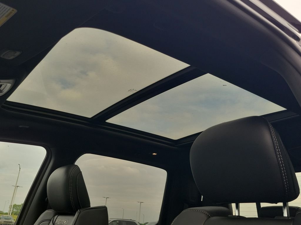 New 2026 Diamond Black Crystal Pearl-Coat Exterior Paint RAM RHO image 22