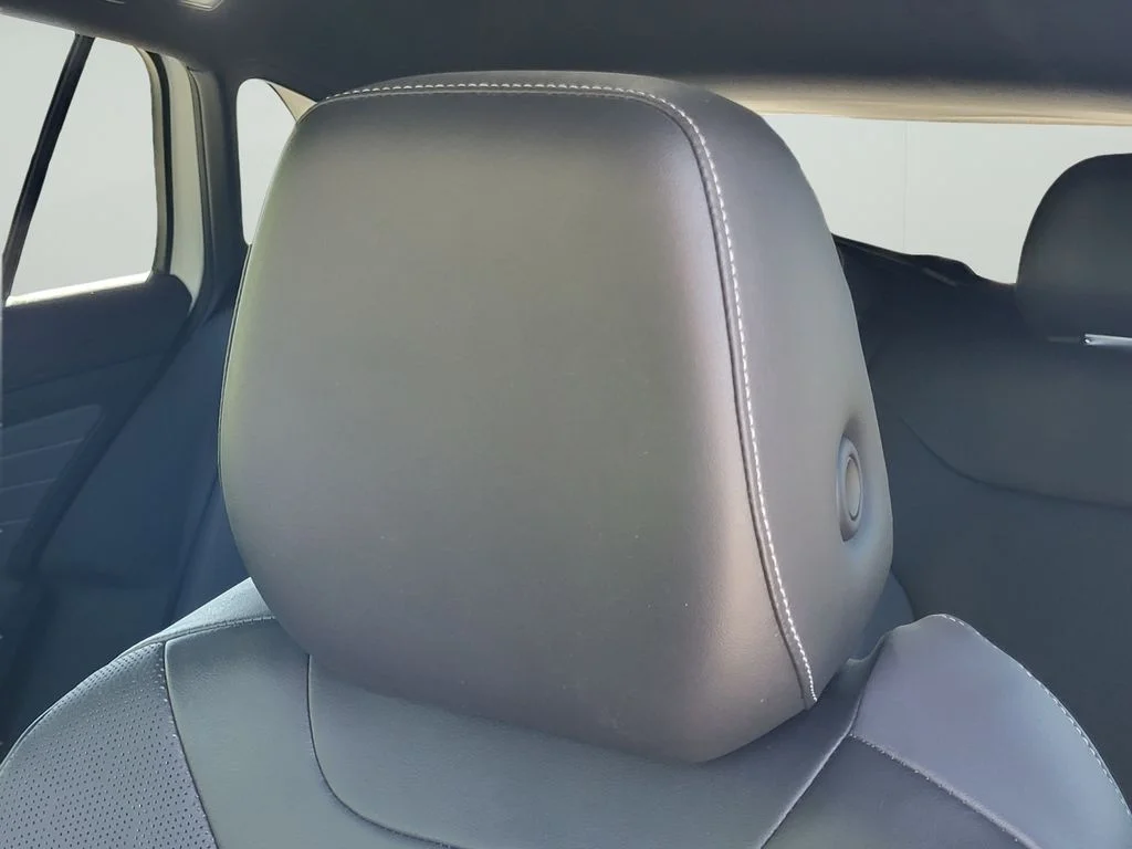 Used 2023 Opal White Pearl Volkswagen Pro S image 8