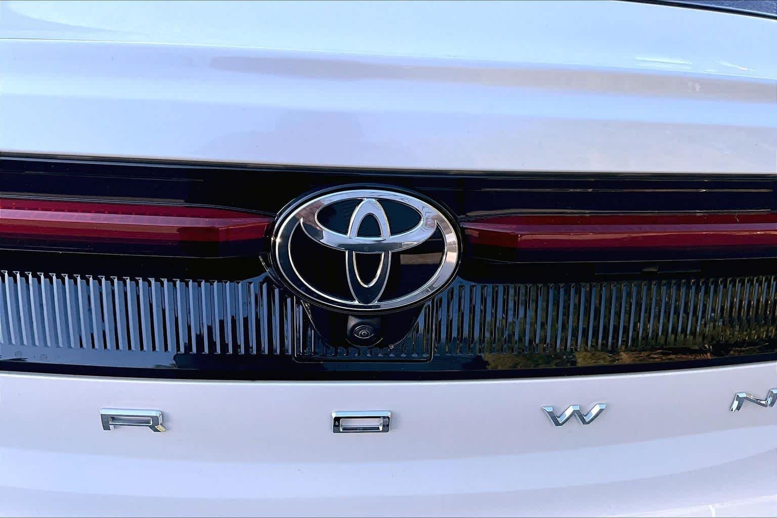 Certified Used 2023 Oxygen White Toyota Limited image 31