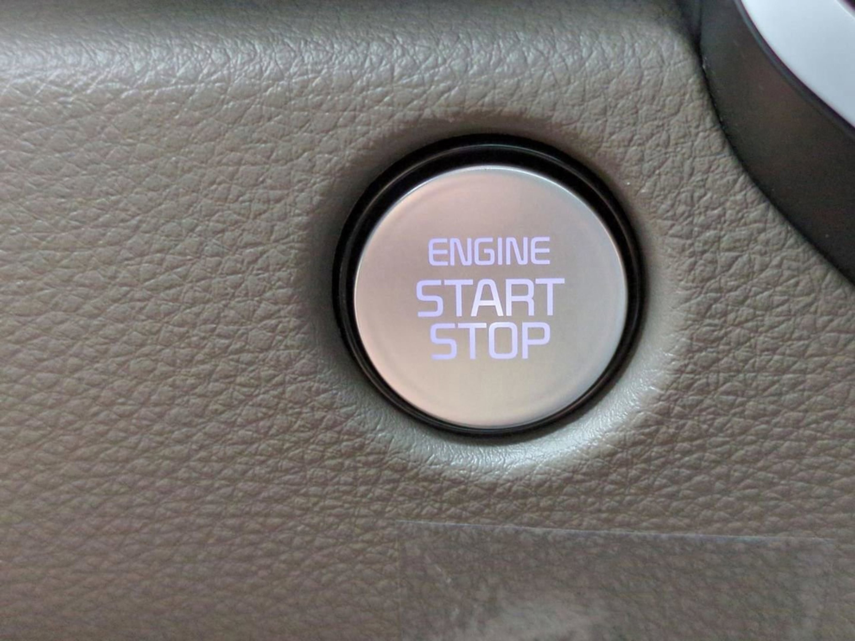 New 2026 Snow White Pearl Kia LXS image 34