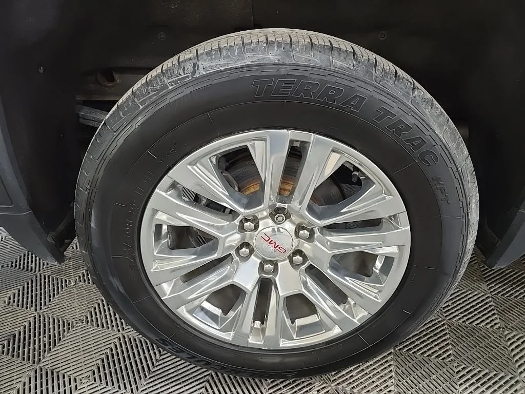 Used 2021 Gray GMC Denali image 13