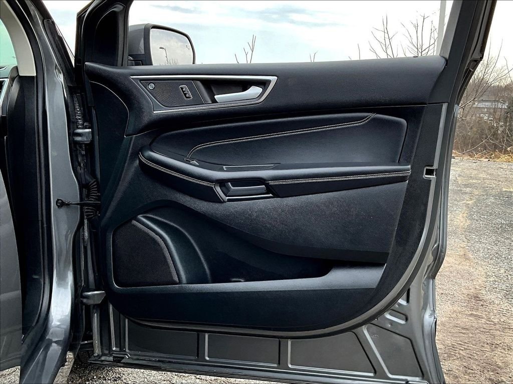 Used 2023 Gray Ford Titanium image 31