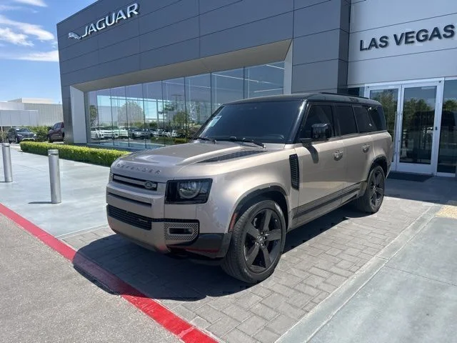 2023 Land Rover Defender X-Dynamic SE's photo