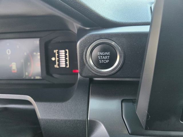 Used 2025  Toyota SR5 image 15