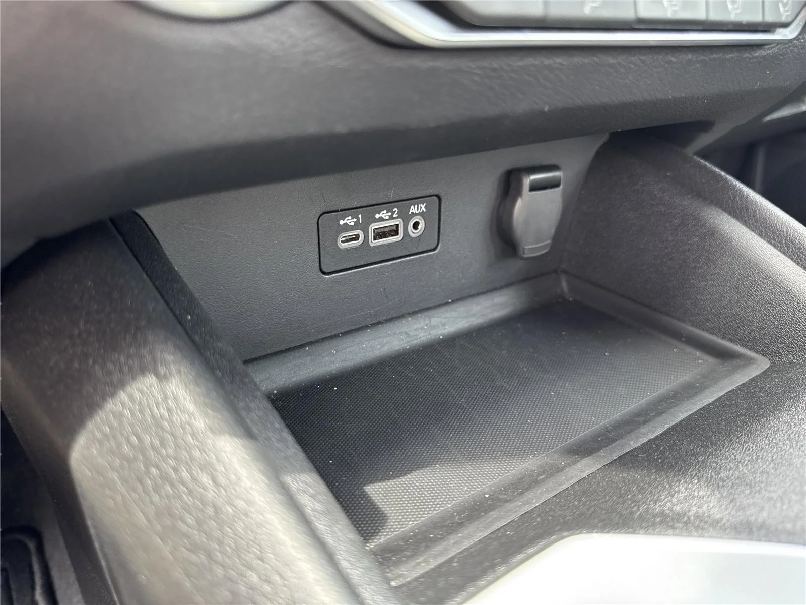 Used 2025 Gun Metallic Nissan SV image 26