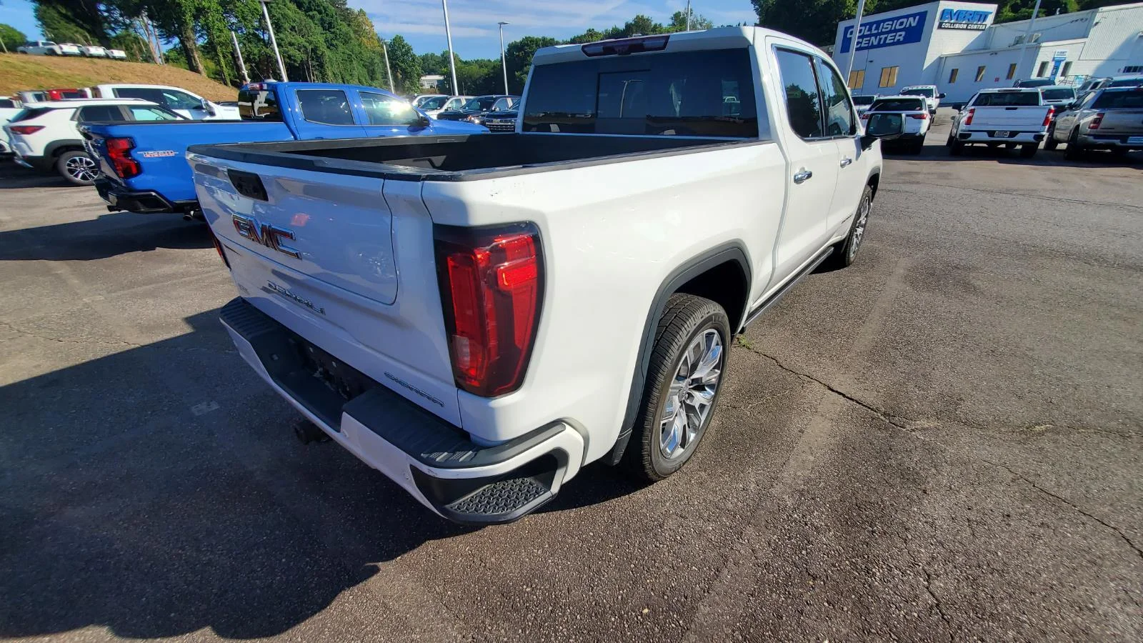 Used 2023 Summit White GMC Denali image 9