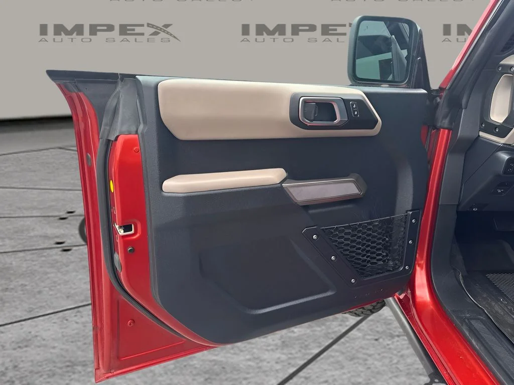 Used 2023 Red Ford Wildtrak image 17