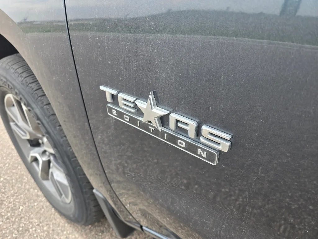 Used 2020 Shadow Gray Metallic Chevrolet LT image 10
