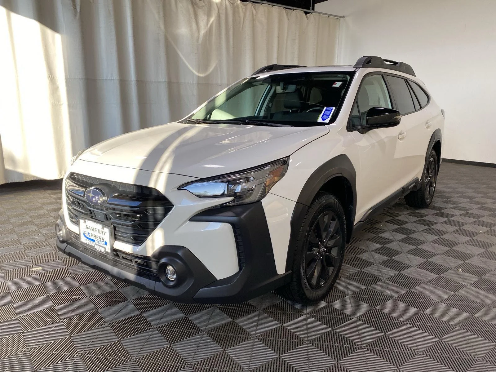 Used 2024 Crystal White Pearl Subaru Onyx Edition image 6