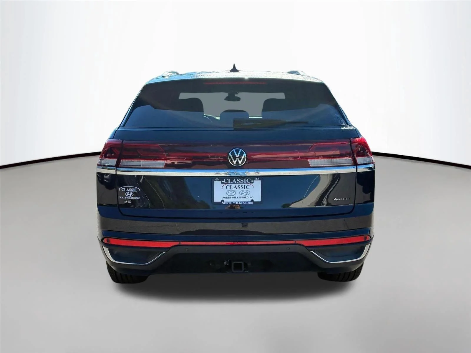 Used 2024 Deep Black Pearl Volkswagen 2.0T SE w/Technology image 6