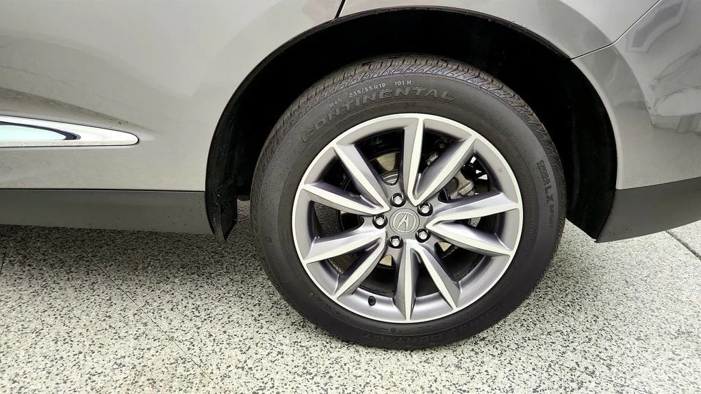 Used 2023 Liquid Carbon Metallic Acura FWD w/Technology Package image 9