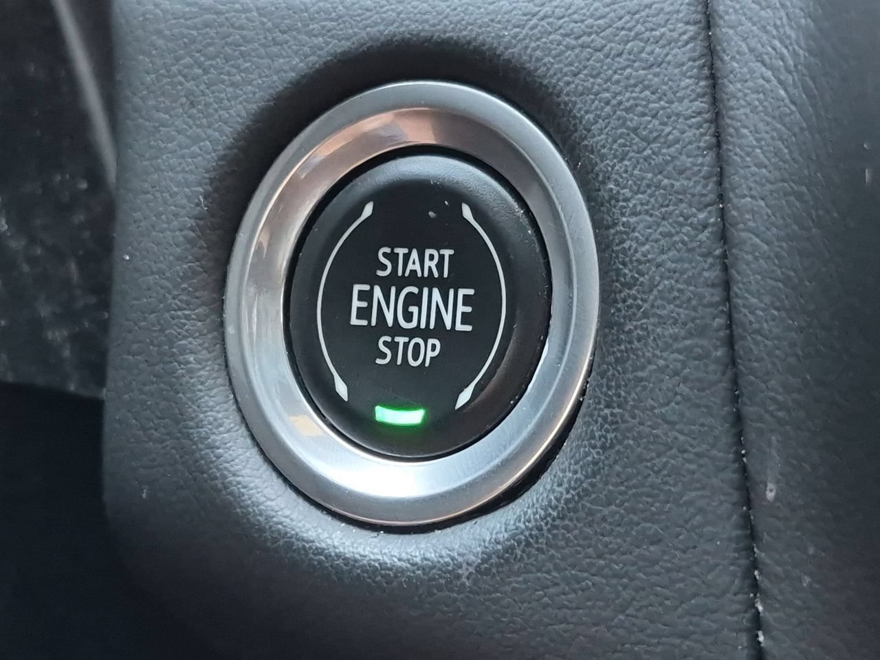 Used 2023 Black Chevrolet Premier image 17