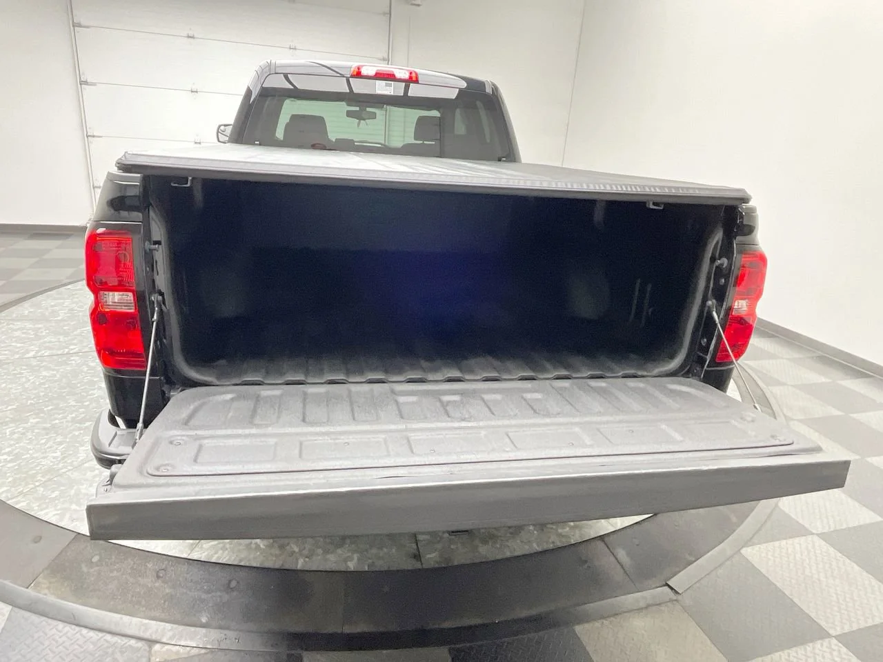 Used 2017 BLACK Chevrolet LT image 28