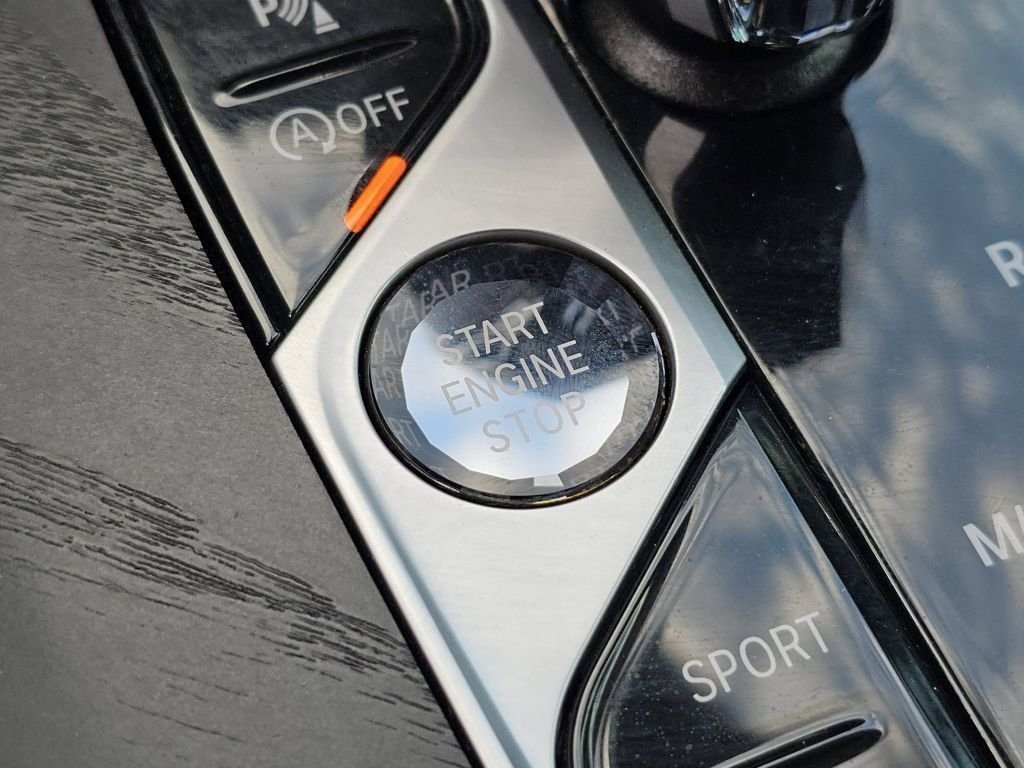 Used 2022 Black Sapphire Metallic BMW M50i image 23