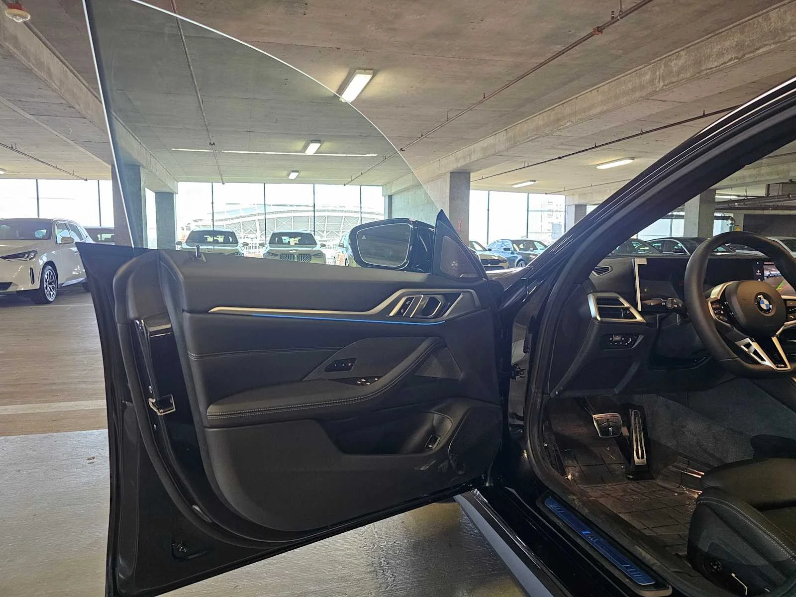 New 2026 Black Sapphire Metallic BMW xDrive40 image 30