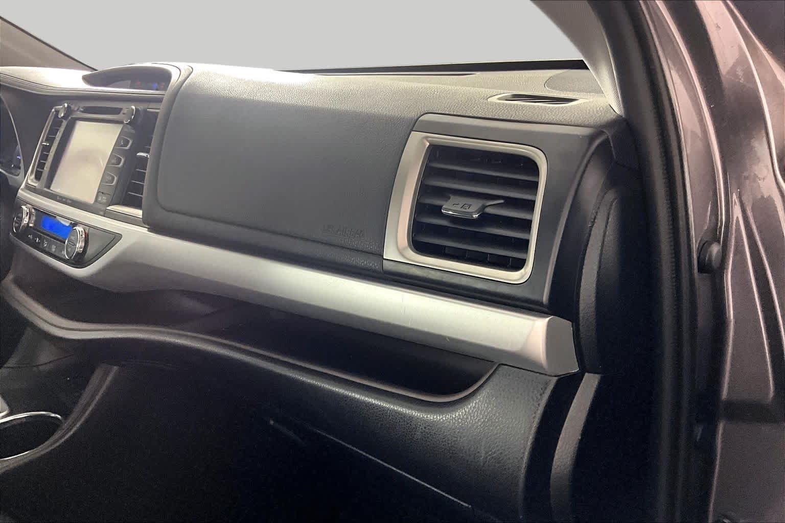 2019 Toyota Highlander XLE - Photo 18
