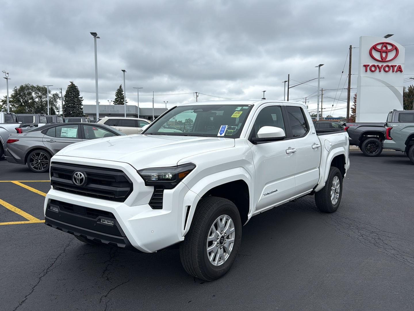 Used 2024 Ice Cap Toyota SR5 image 7