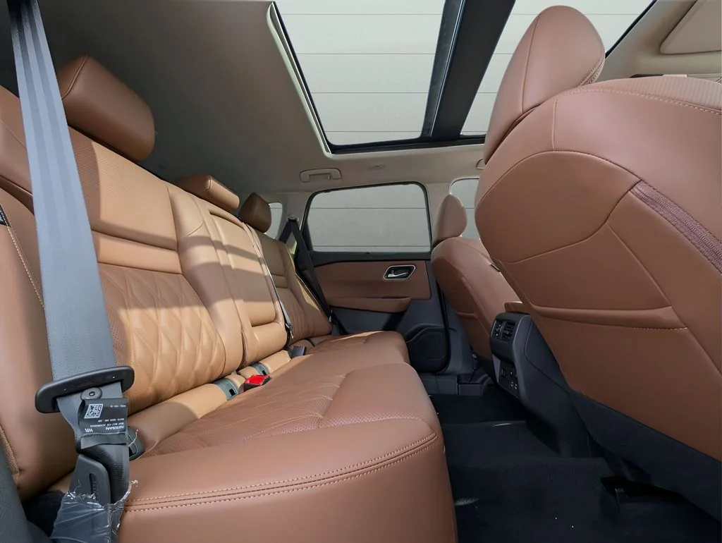 New 2026 White Nissan Platinum image 23