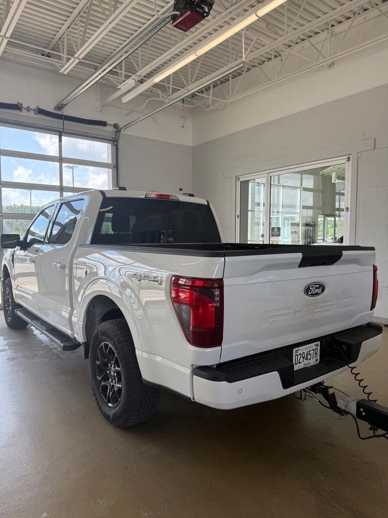 Used 2025 Oxford White Ford XLT image 2