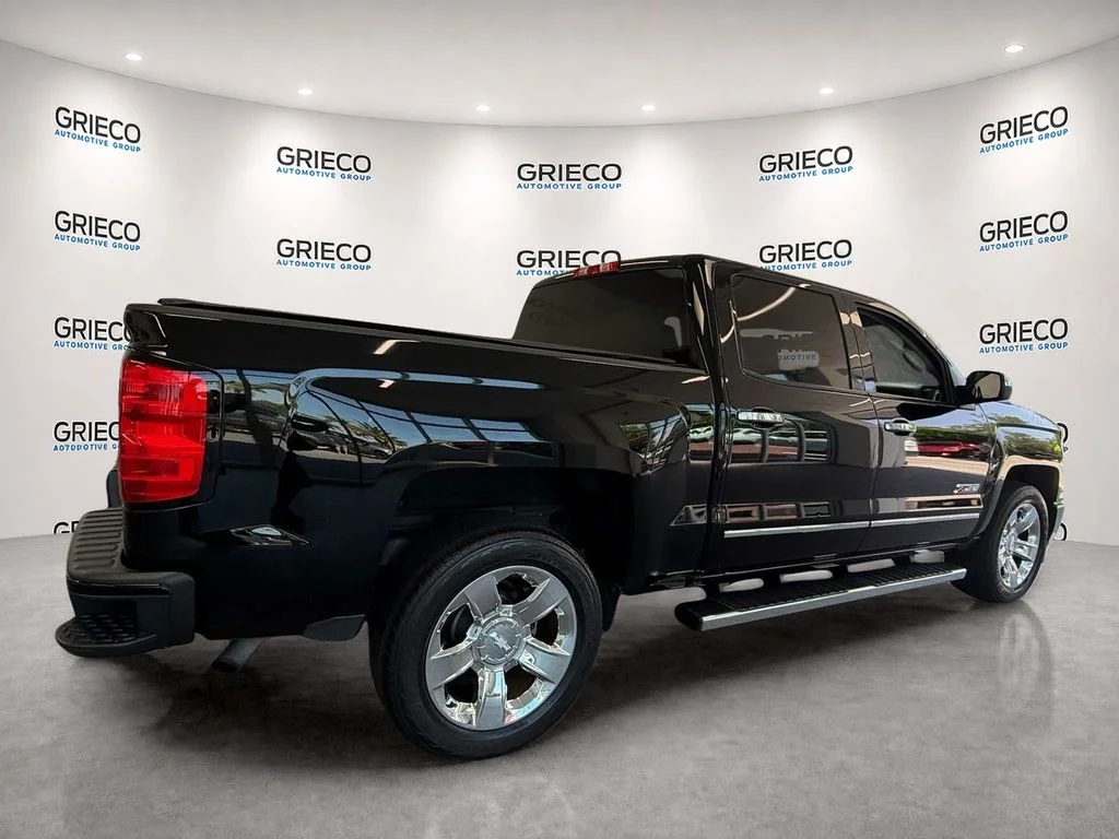 Used 2015 Black Chevrolet LT image 7