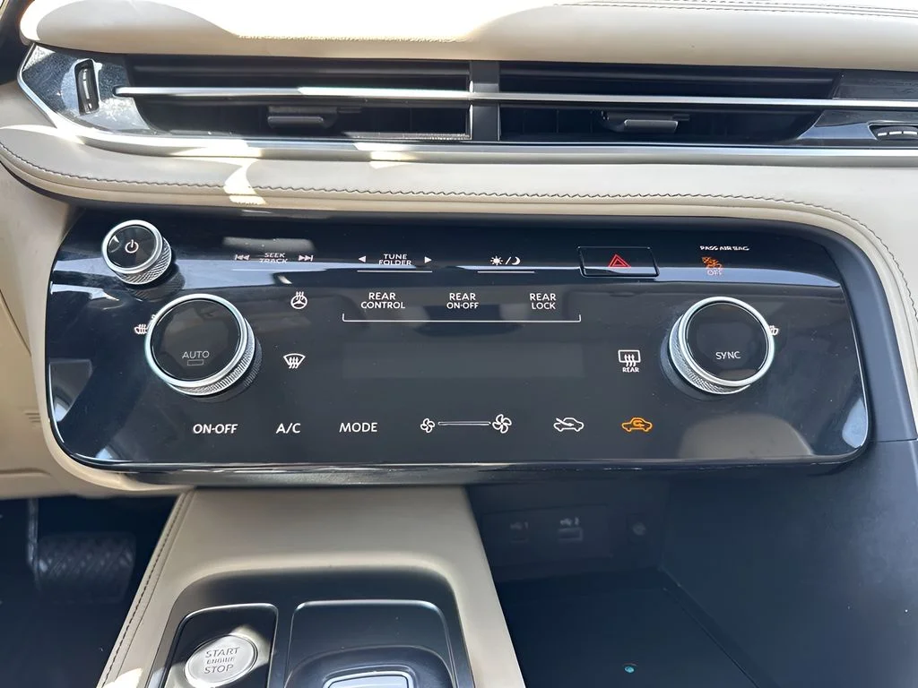 Used 2023 Gray INFINITI LUXE image 19