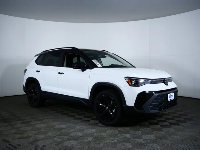 2026 Volkswagen Taos SE Black