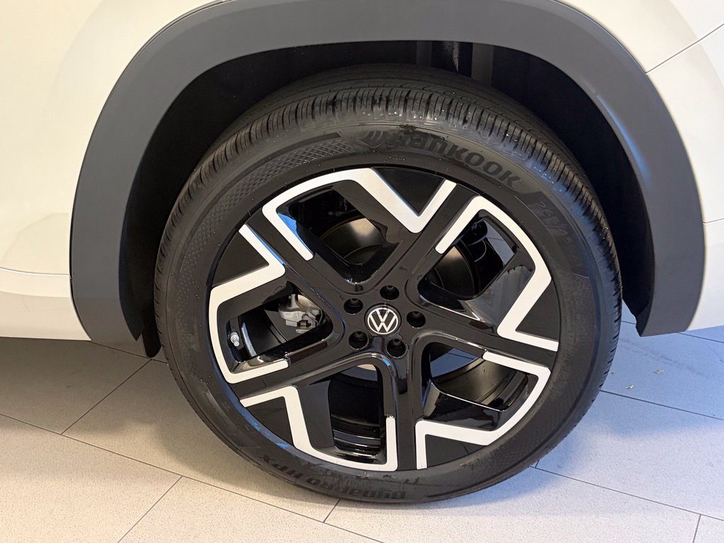 New 2027 Sandstone Volkswagen 2.0T SEL image 12