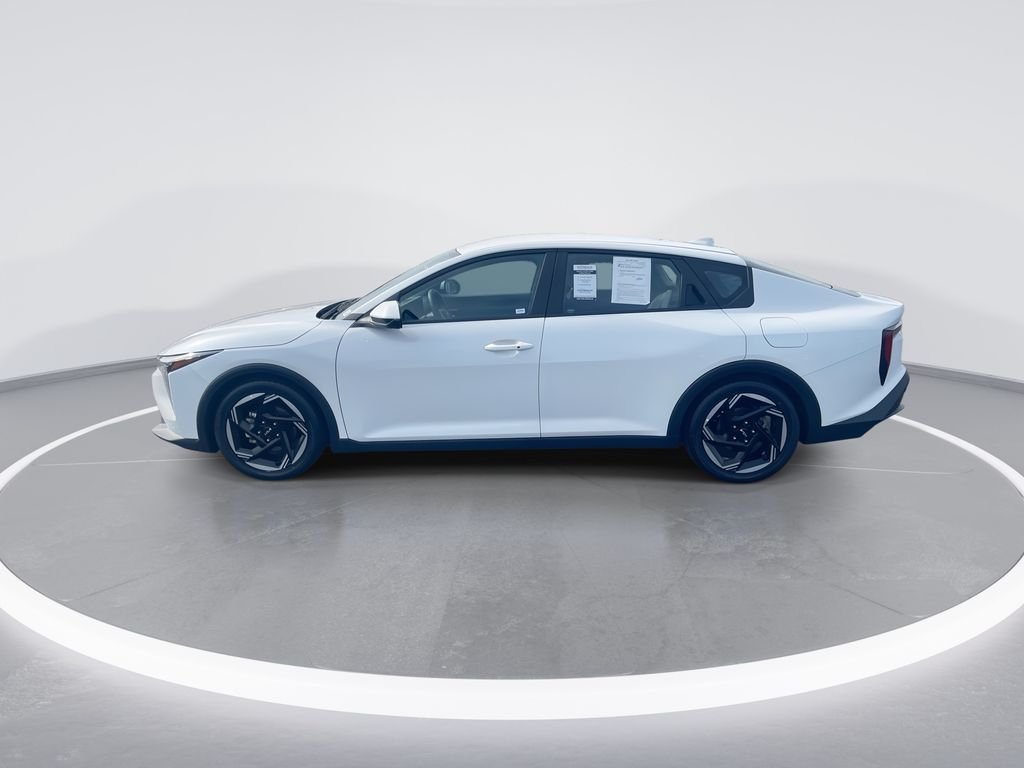 Used 2025 White Kia EX image 5