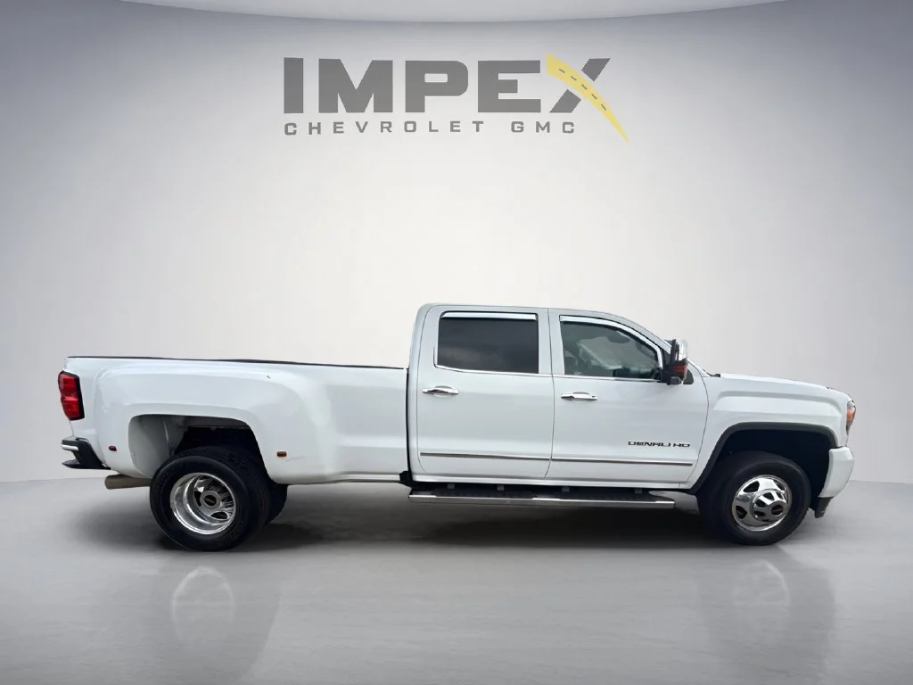 Used 2016 SUMMIT WHITE GMC Denali image 4