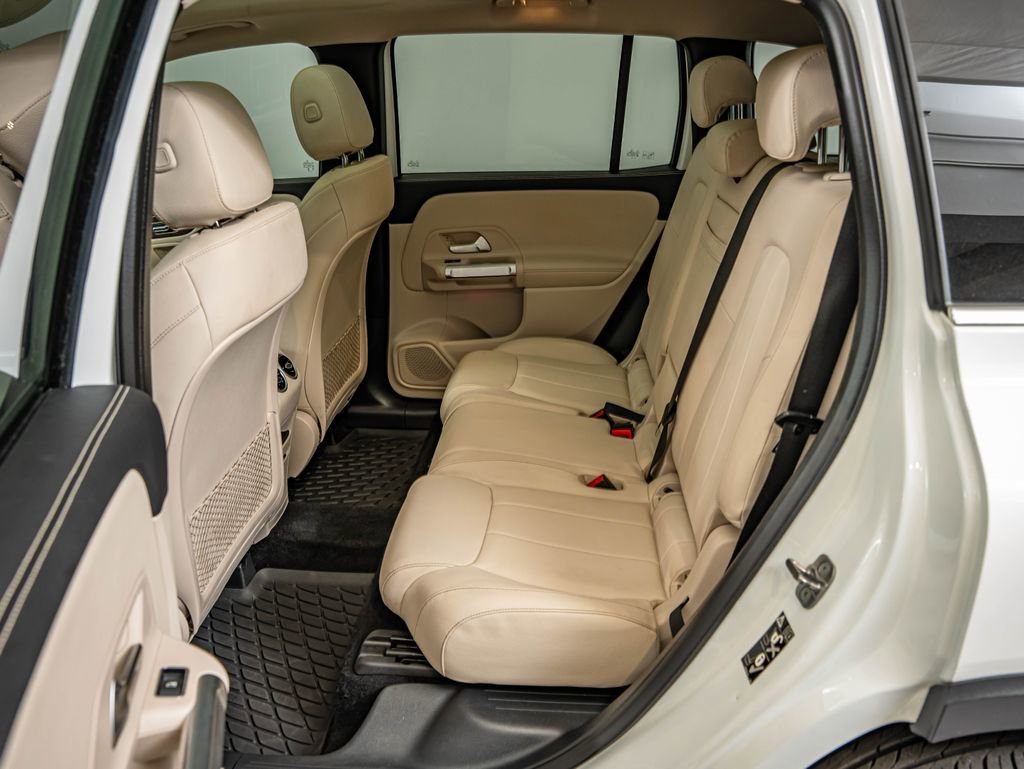 Used 2023 Polar White Mercedes-Benz GLB 250 image 35