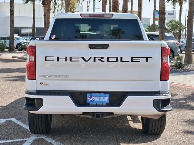Used 2023 White Chevrolet Custom image 5