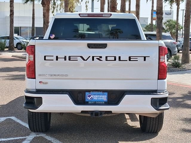 Used 2023 White Chevrolet Custom image 5