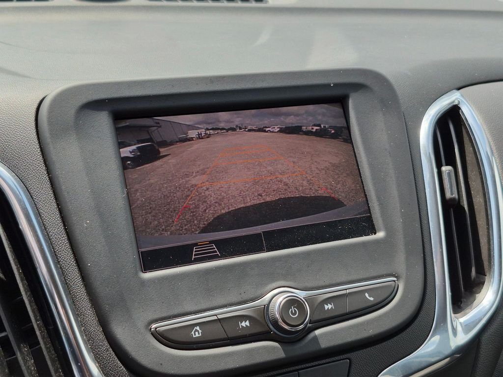 Used 2022 White Chevrolet LT image 24
