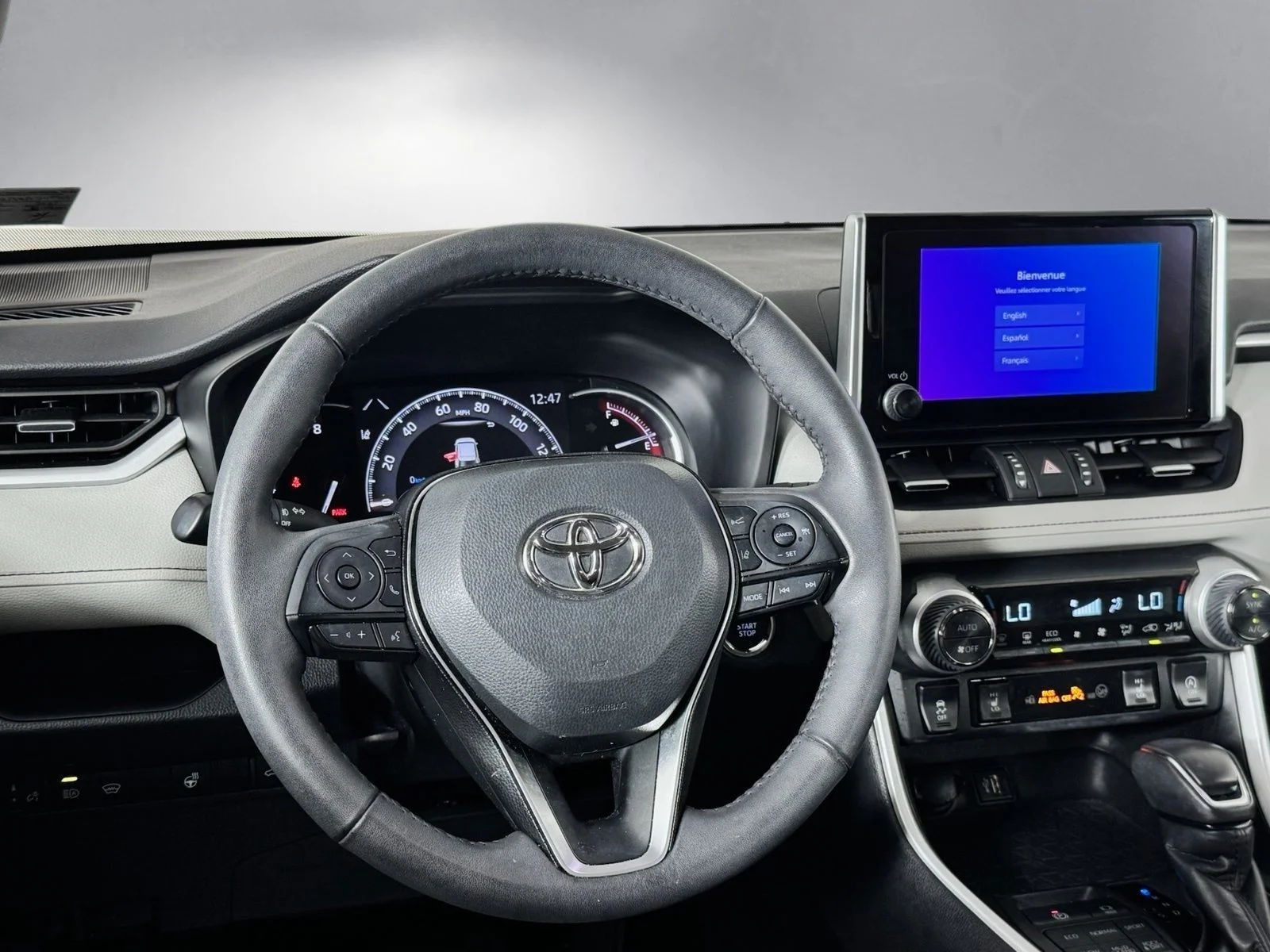 Used 2023 Gray Toyota XLE Premium image 3