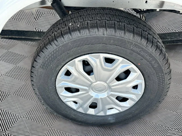 New 2024 Oxford White Ford Base image 17