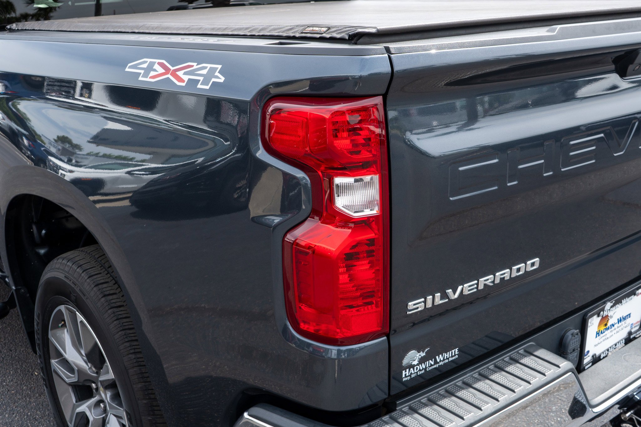 Used 2022 Shadow Gray Metallic Chevrolet LT image 10