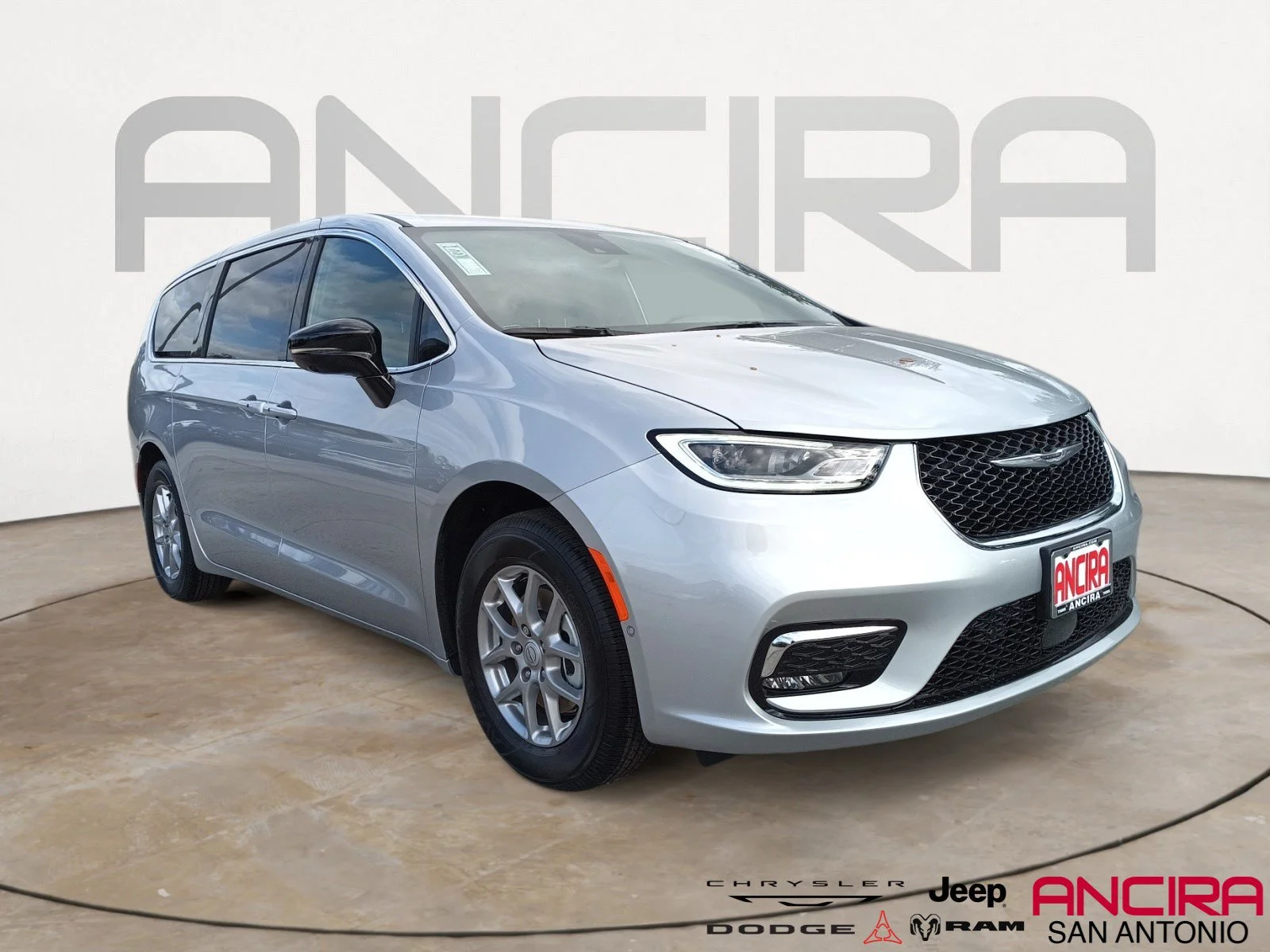 2026 Chrysler Pacifica Select's photo