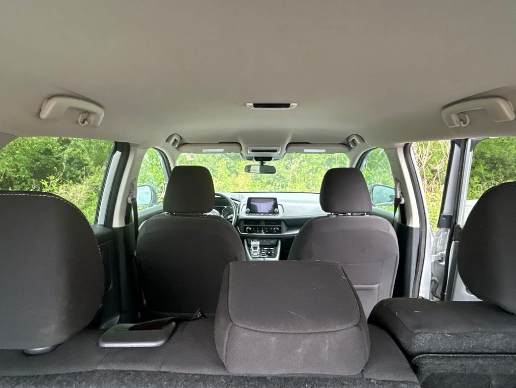 Used 2024 Silver Nissan S image 12