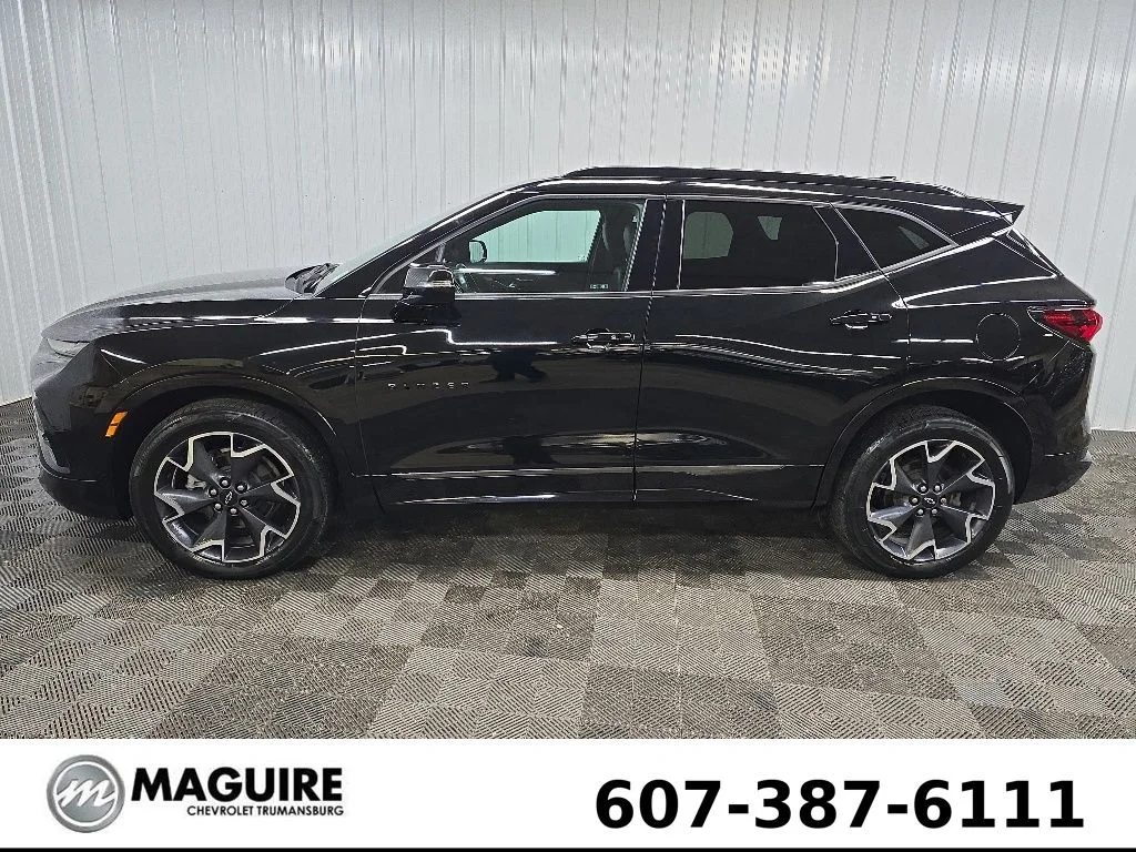 Used 2022 Black Chevrolet RS image 5
