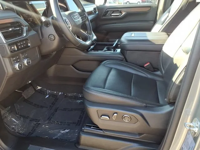 Used 2025 Sterling Metallic GMC Denali image 16