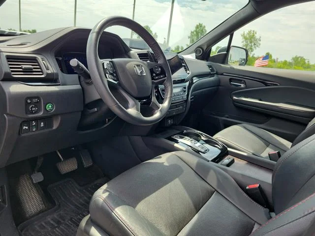 Used 2022 Platinum White Pearl Honda Black Edition image 19