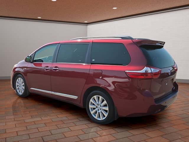 Used 2017 Red Toyota XLE image 28