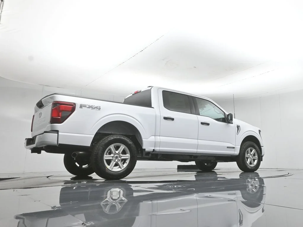 New 2026 Oxford White Ford XLT image 47