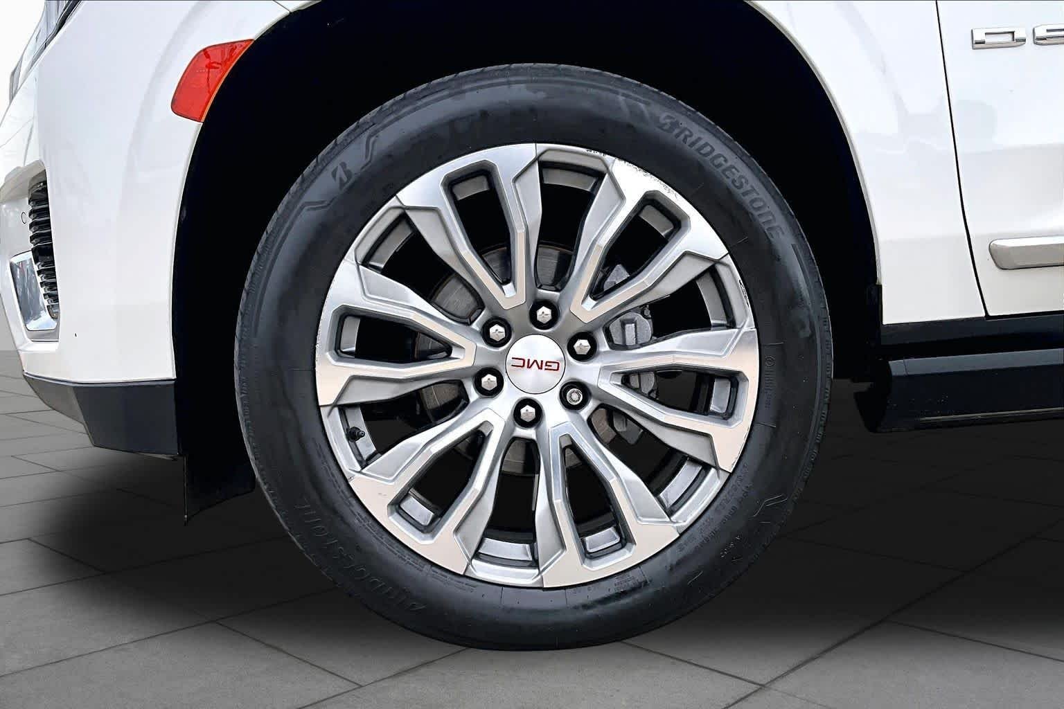 Certified Used 2021 WHITE FROST TRICOAT GMC Denali image 11